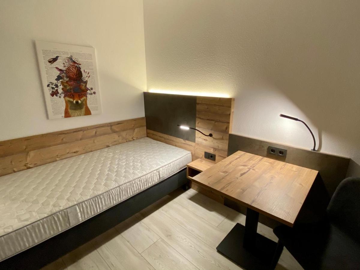 Hostel Harzer Hof Гослар Екстер'єр фото